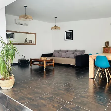 6 Couchages * Sommières